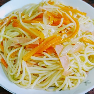 ハムと玉ねぎと人参の和風パスタ